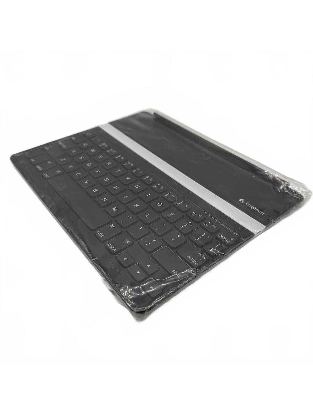 Logitech Ultrathin Keyboard Cover for iPad 2nd, 3rd and 4th Generation - Picture 3 of 6